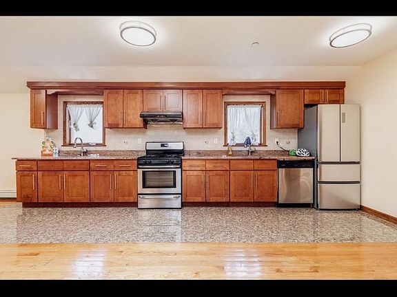 3rd image of 14743 Ash Ave #2