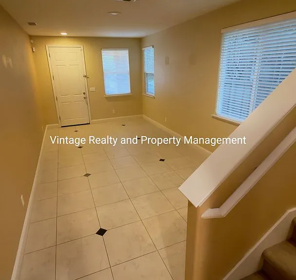 244 Lazy Ridge Ave — Photo 6