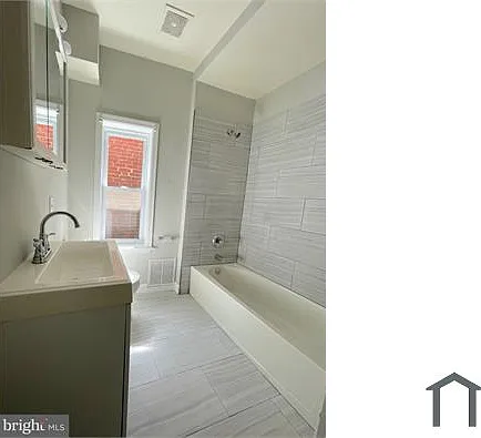 4002 Massachusetts Ave — Photo 2