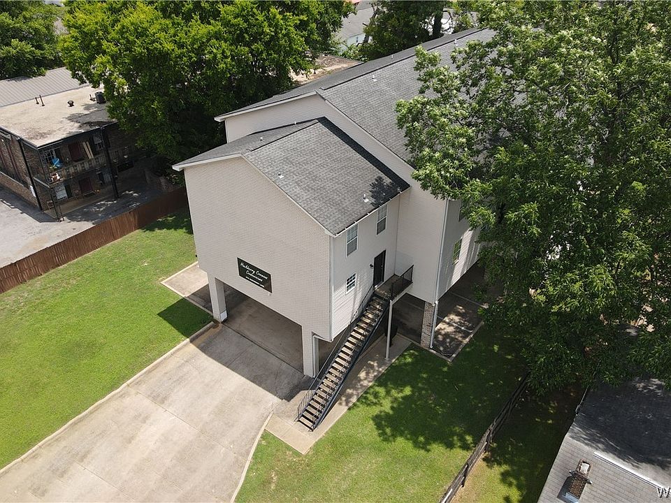 1st image of 1721 Hackberry Ln APT 4