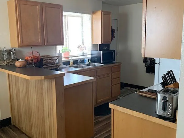 406 S 20th Ave — Photo 5