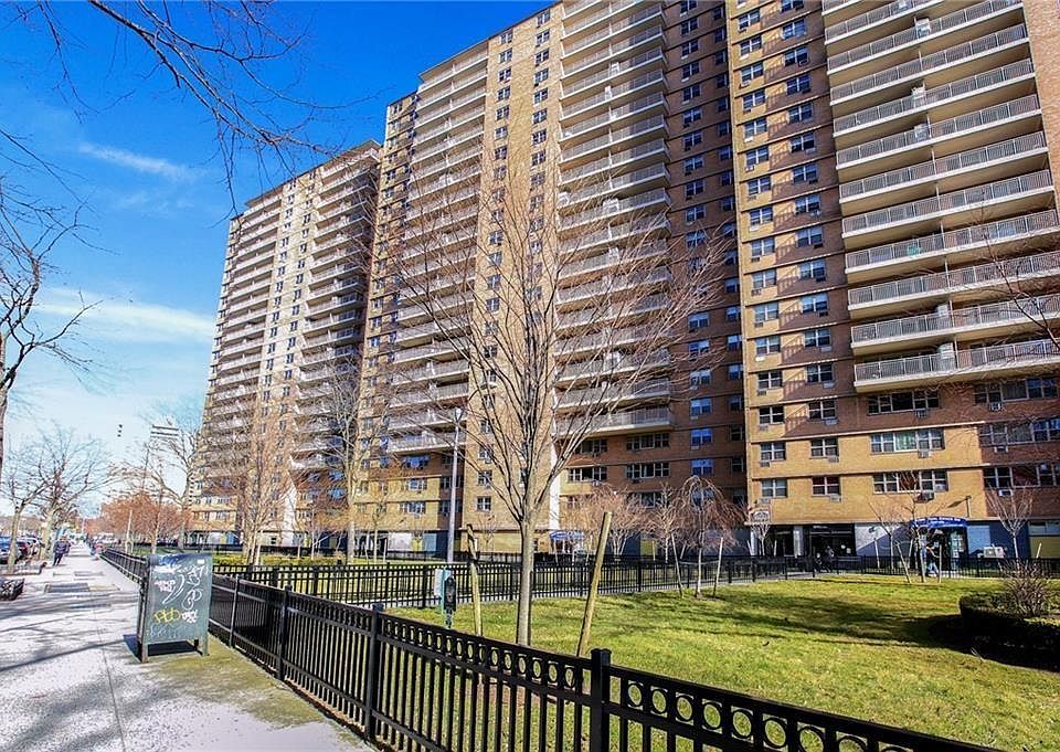 1st image of 2915 W 5th St APT 11B