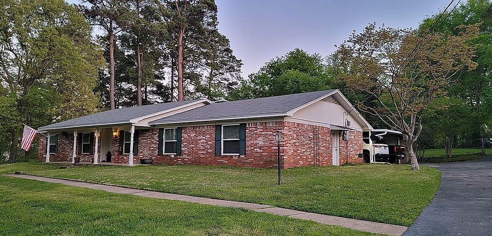 1st image of 106 Claudia Cir