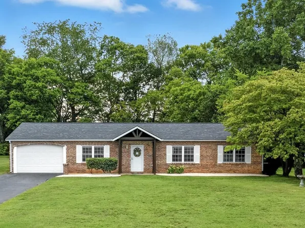 750 Foster Dr, Lenoir City, TN 37772