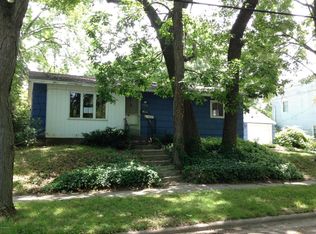 1562 Herrick Ave NE, Grand Rapids, MI