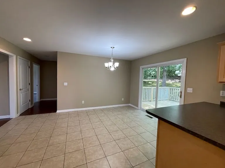 1625 Farmington Dr — Photo 6