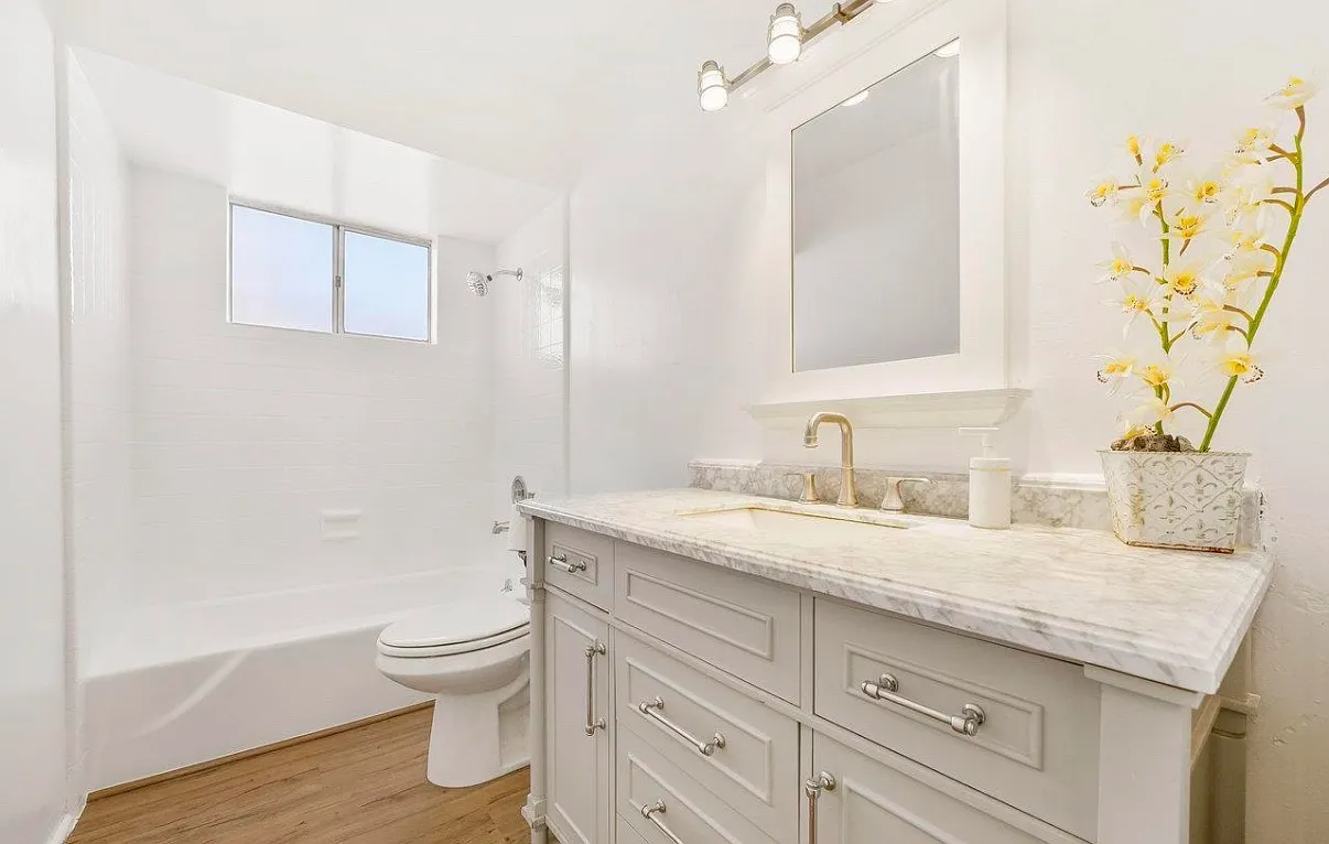 3 bed, 1555 sqft, $3,800 — Photo 2