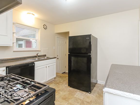 5th image of 5635 Coburn Ave