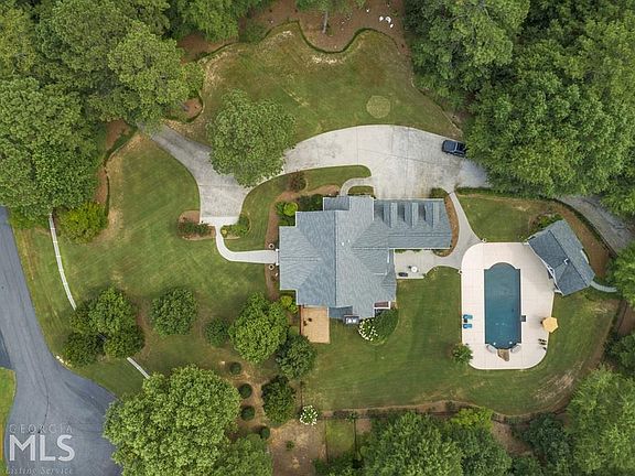 3rd image of 65 Longview Dr