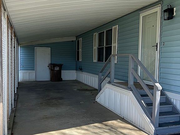 5th image of 523 Madera St