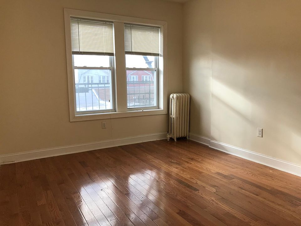 2nd image of 480 Garfield Ave #9B