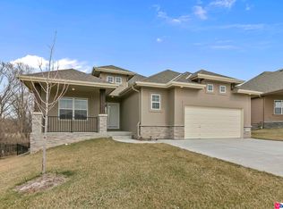 1739 Blackthorn St, Council Bluffs, IA 51503