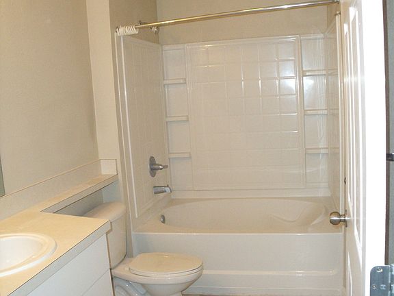 5th image of 1600 Villa Capri Cir APT 109