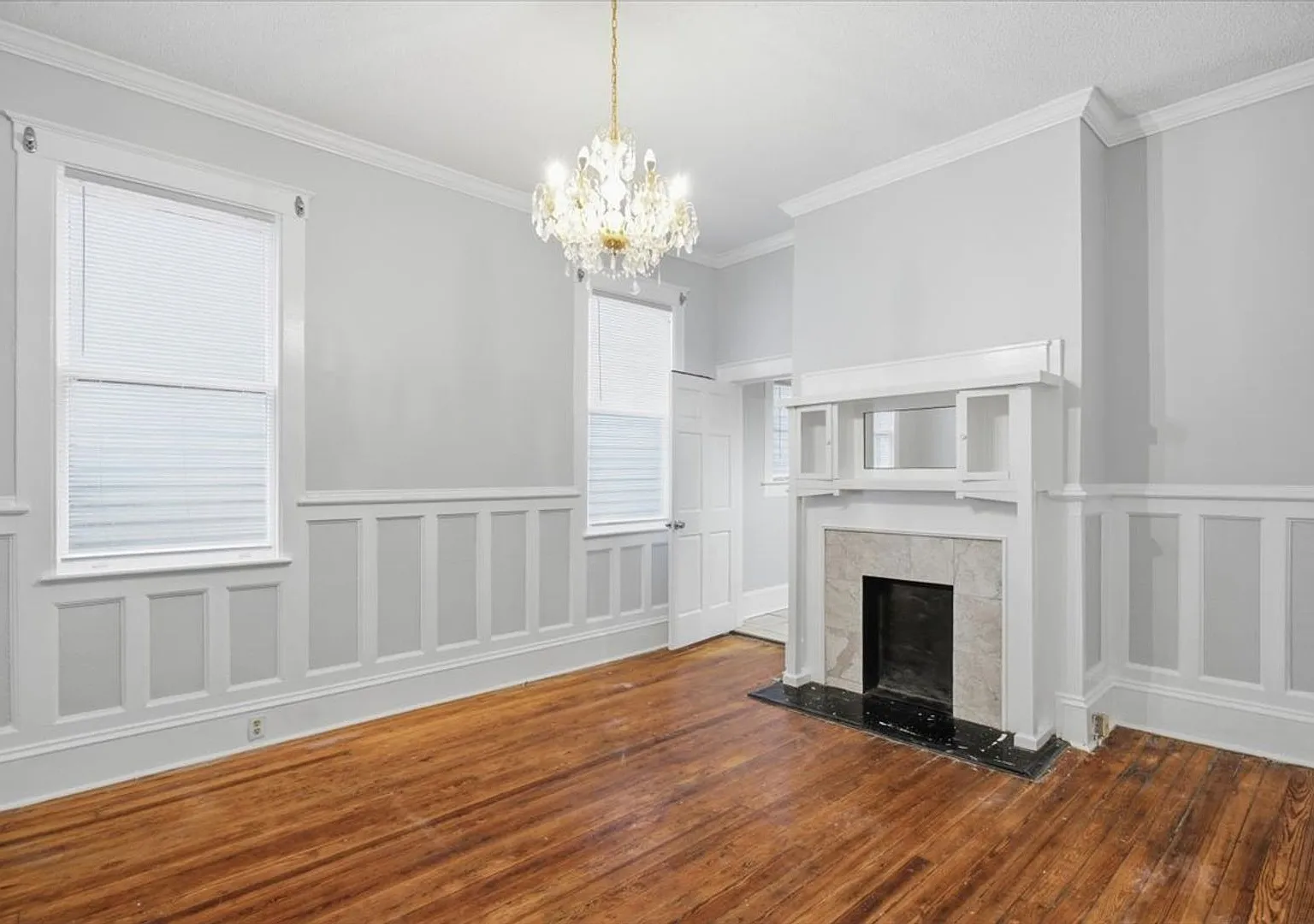 3-Bedroom Apartment in Prime Savannah Location Pet Friendly! — Photo 2