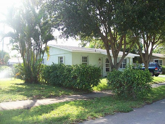 3rd image of 2431 NE 11th Ave