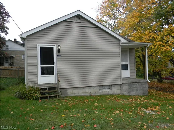 8174 Edmond St, Masury, OH 44438