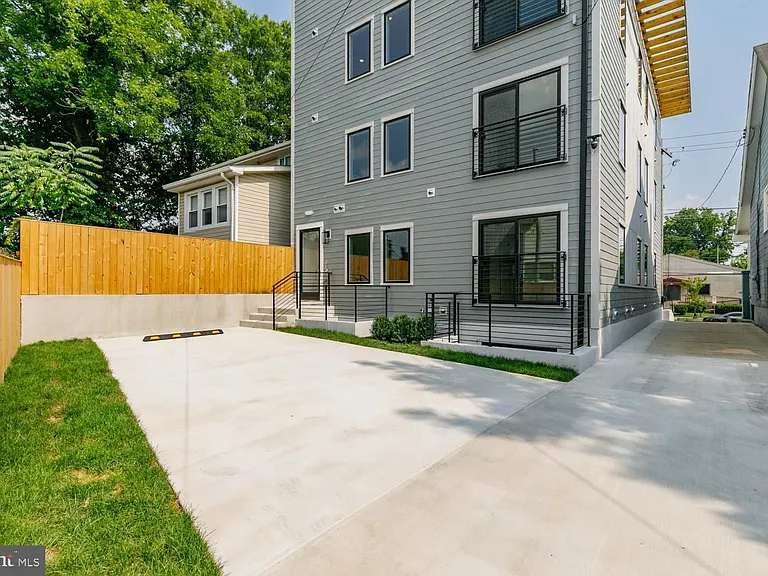 1818 Rhode Island Ave NE #5 — Photo 17