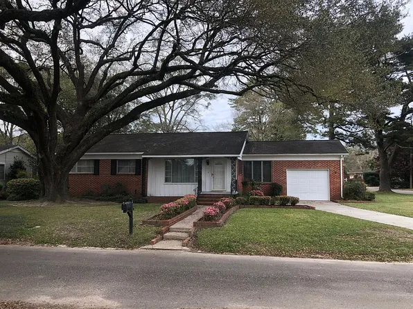 425 Sutherland Dr, Chickasaw, AL 36611