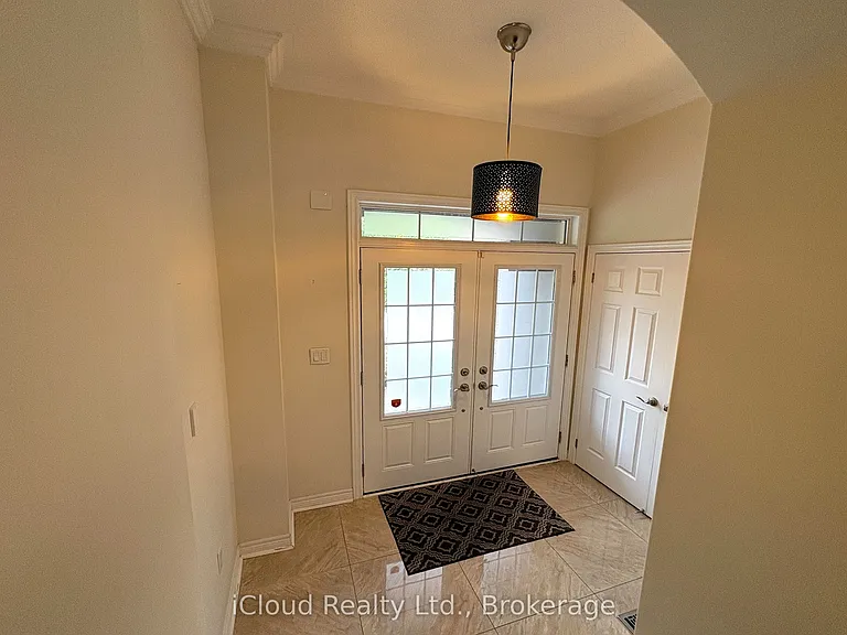 2466 Village Cmn — Photo 4