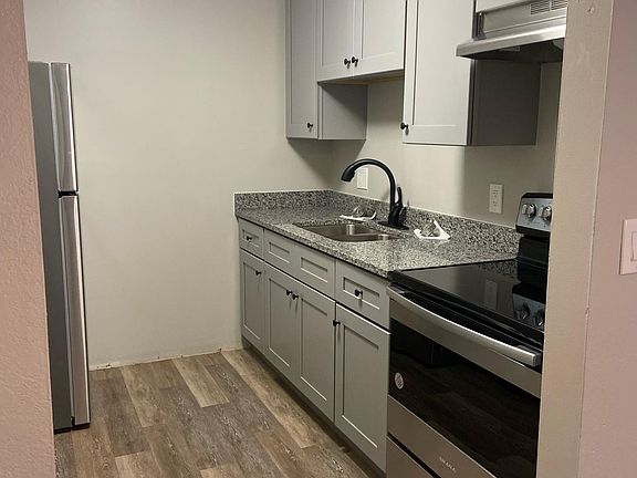 3rd image of 4073 Tower St