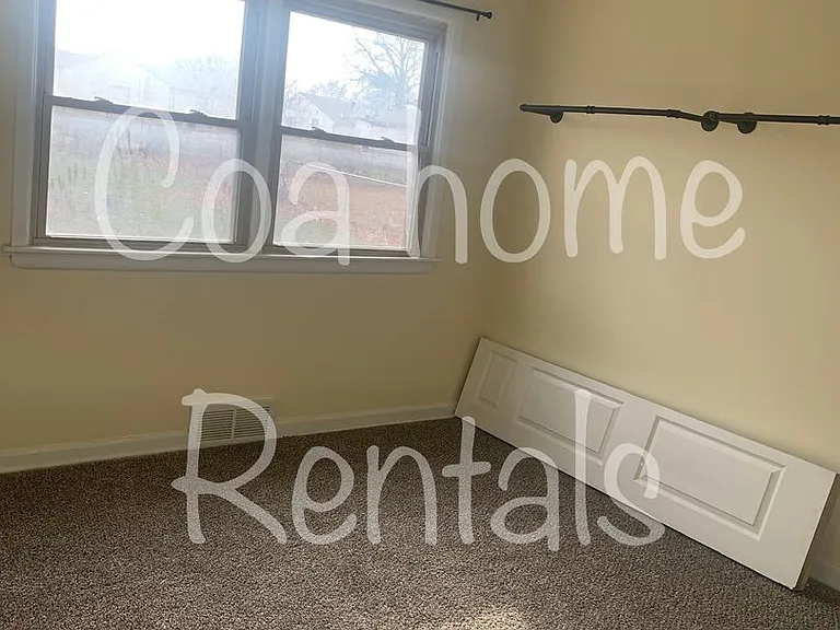 1028 N Westview Dr — Photo 9
