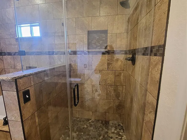 1904 Kansas St — Photo 16