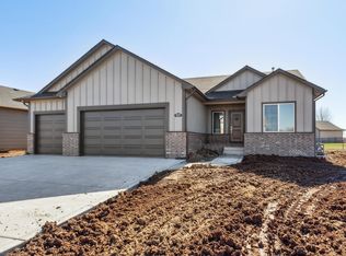 515 N Hidden Ct, Valley Center, KS 67147