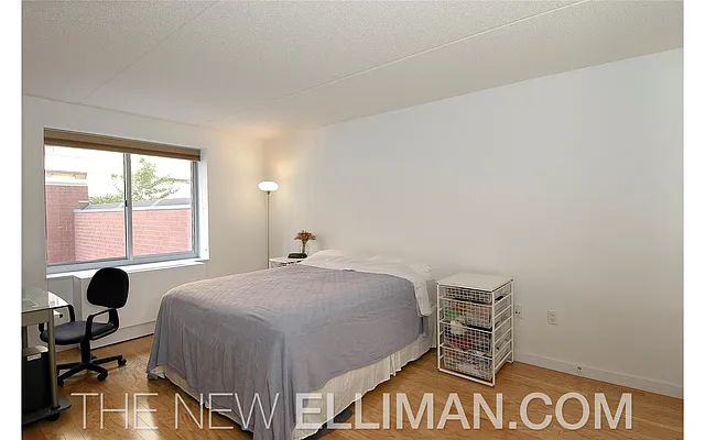 Rented by Douglas Elliman | media 27