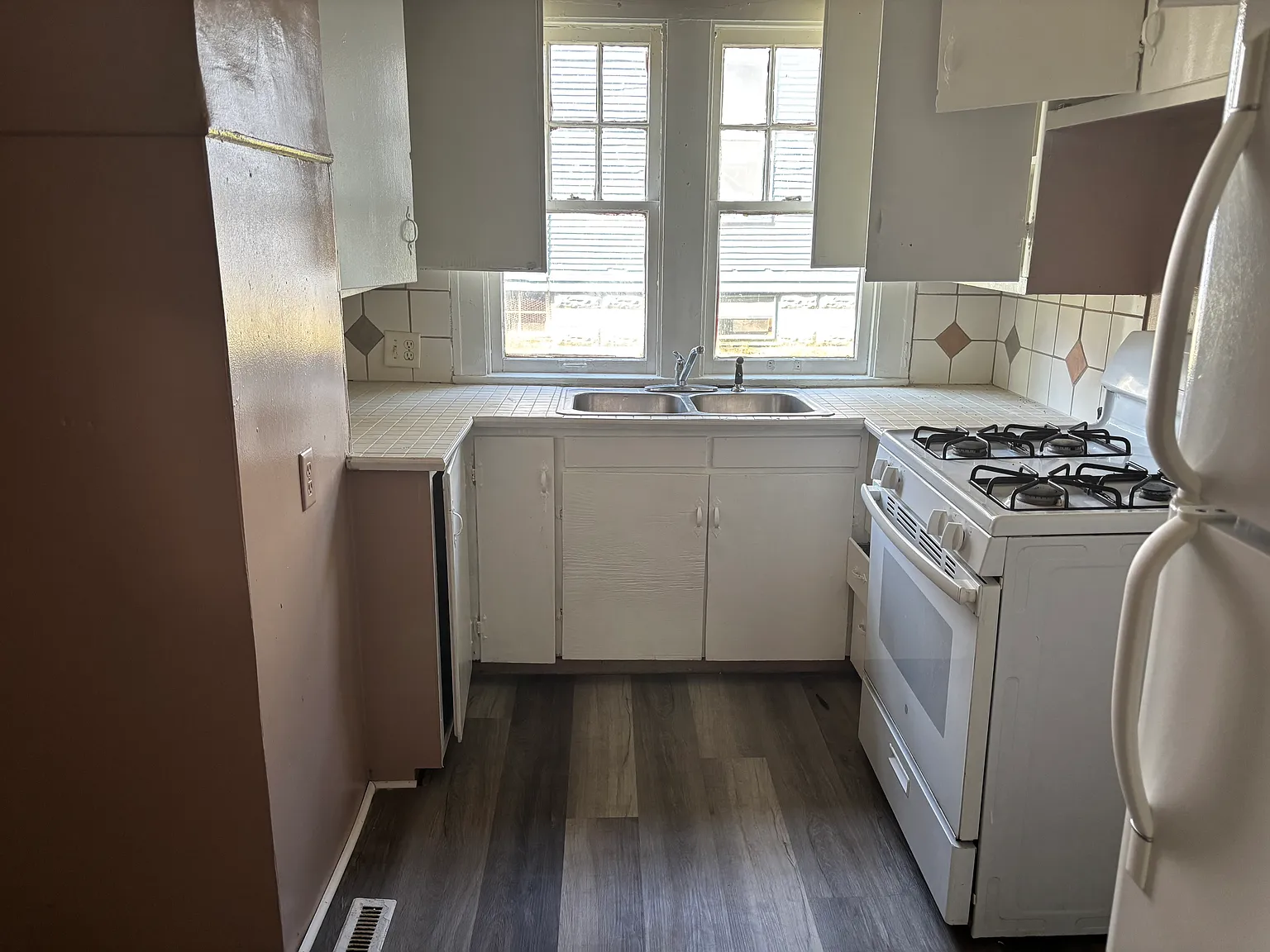 3 bed, 1.5 bath, 1104 sqft, $1,200 — Photo 4