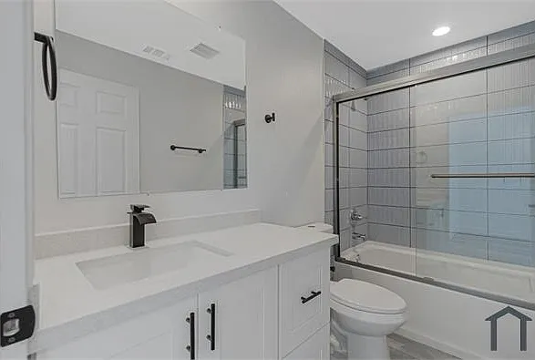 221 Airport Blvd — Photo 16