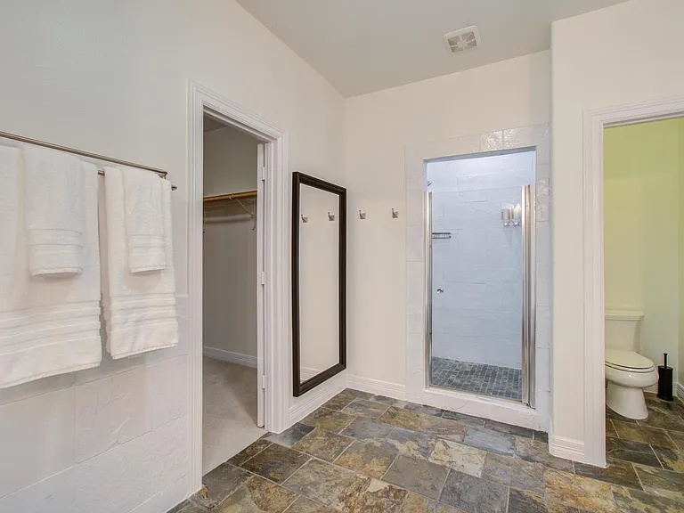 3010 Chenevert St — Photo 23
