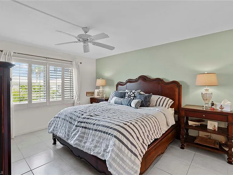 1930 Gulf Shore Blvd N #A302-A — Photo 14