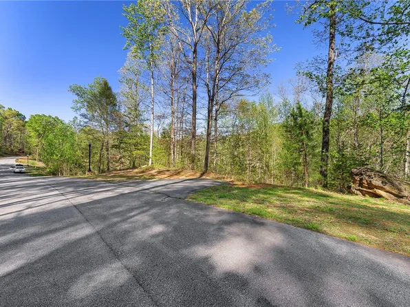 120 Julie Way, Pickens, SC 29671