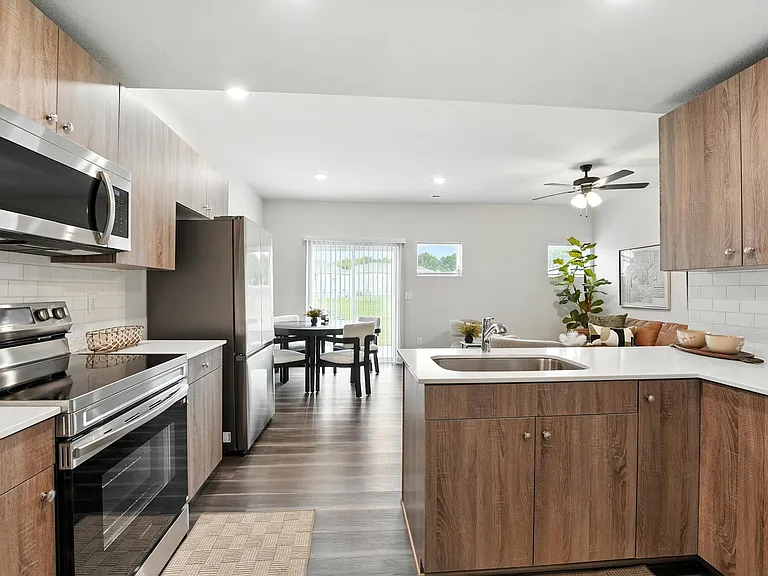 Barry West Townhomes — Photo 51