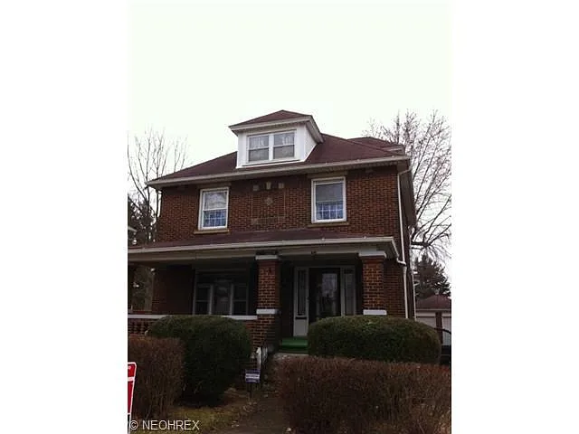 425 Penhale Ave photo 1