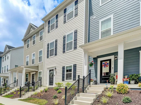 231 Broad St, Daleville, VA 24083
