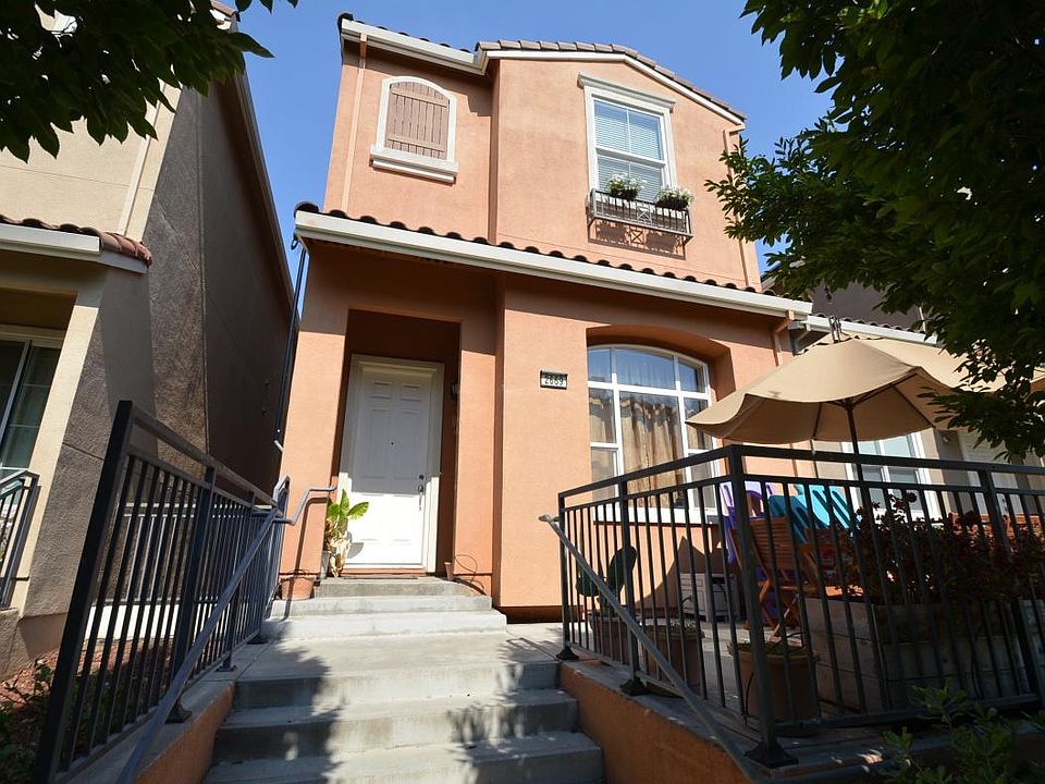 1st image of 2669 Corde Terra Cir