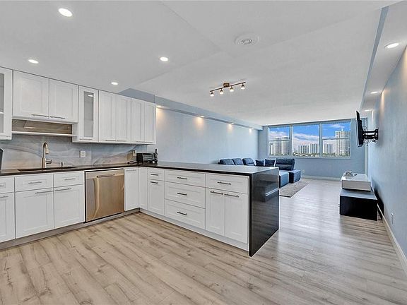 3rd image of 3180 S Ocean Drive #821