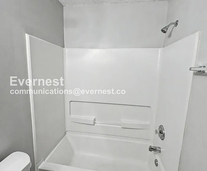 8609 Thomas Ln — Photo 17