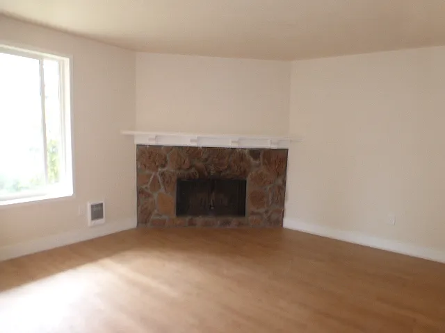 15721 NE 18th St #D2 — Photo 5