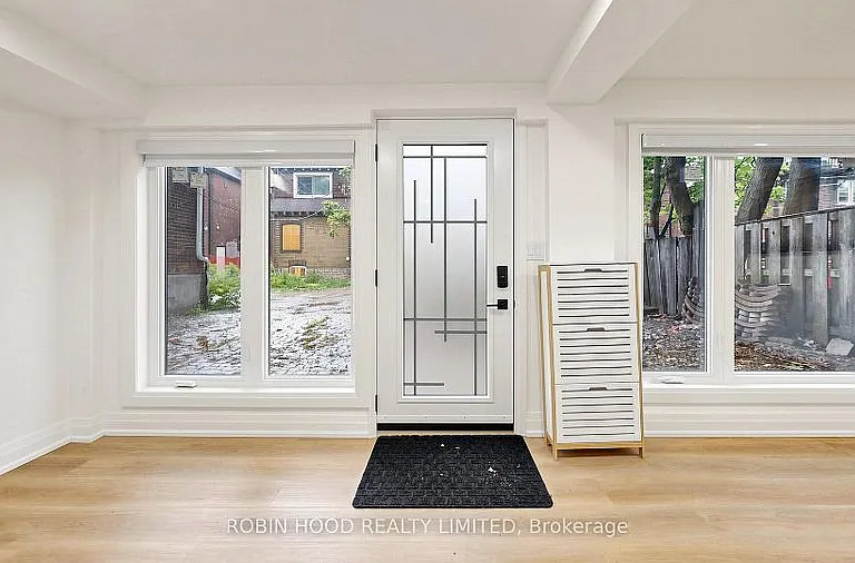 8 Laxton Ave #2 — Photo 4