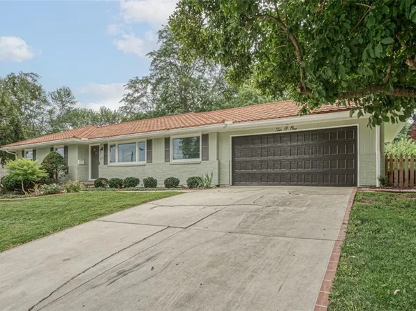 1001 W 93rd Ter, Kansas City, MO 64114