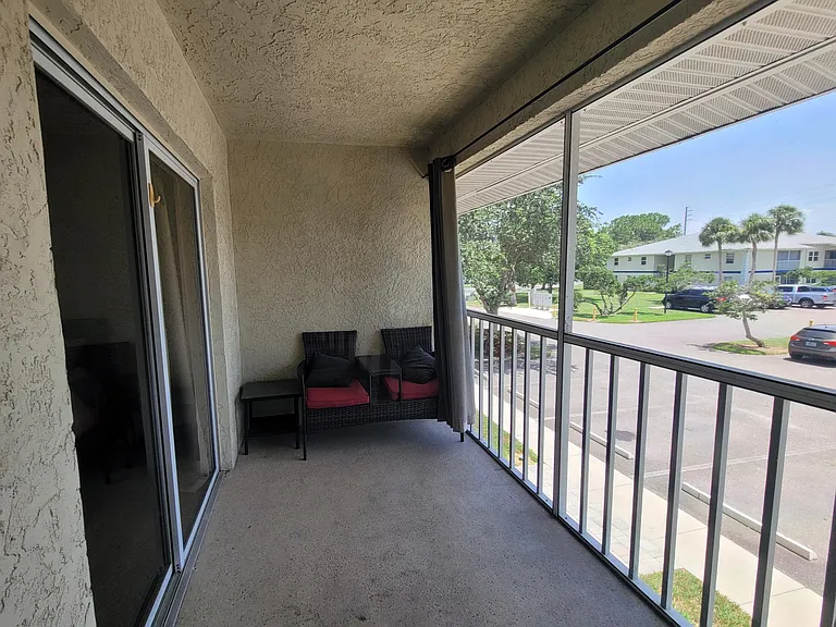 1522 SE Royal Green Cir #201 — Photo 13