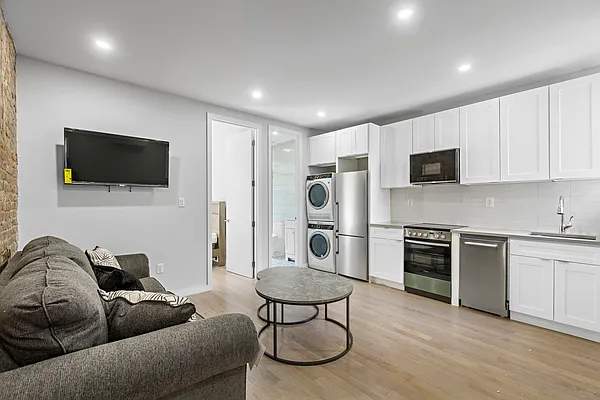 Rented by Blue Sky Management NY Inc | media 41