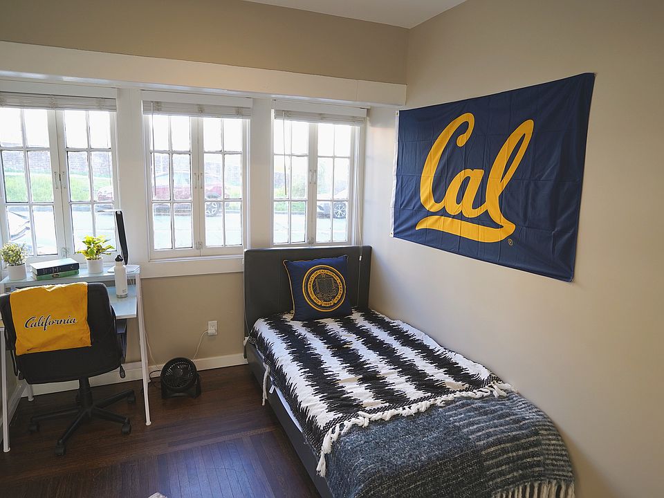 Minimalist style meets cozy comfort