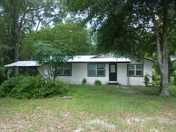 668 Wrights Creek Rd, Caryville, FL 32427