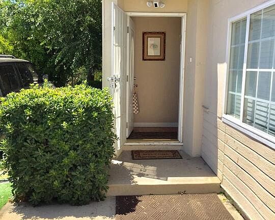 3rd image of 6317 Whitsett Ave