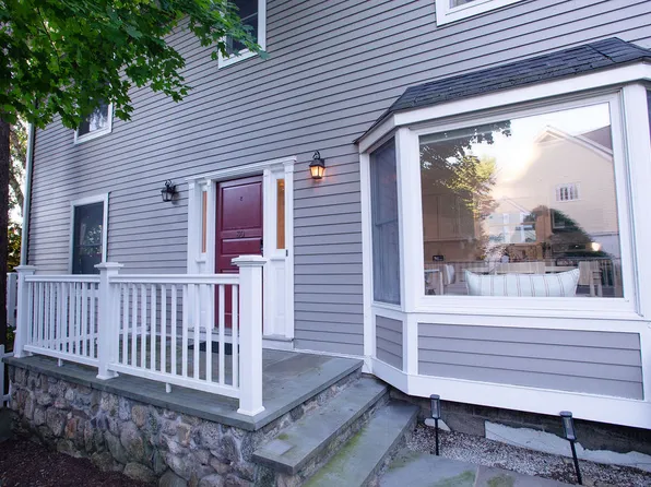 30 Seminary St #30, New Canaan, CT 06840