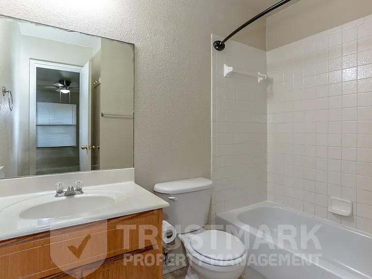 932 Maplewood St #B — Photo 17
