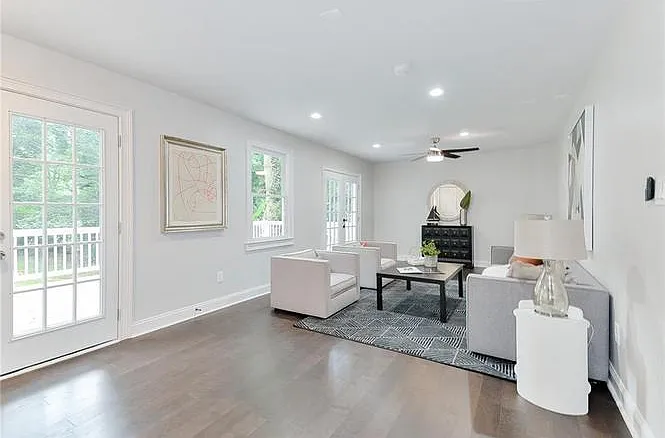 2860 Joyce Ave — Photo 13